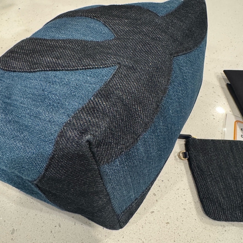 Chanel Bicolor Denim hobo tote bag - Picture 4 of 11